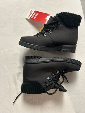 Toe Warmers Women's Black Lace-Up Ankle Boots with Knit Collar Womens 5